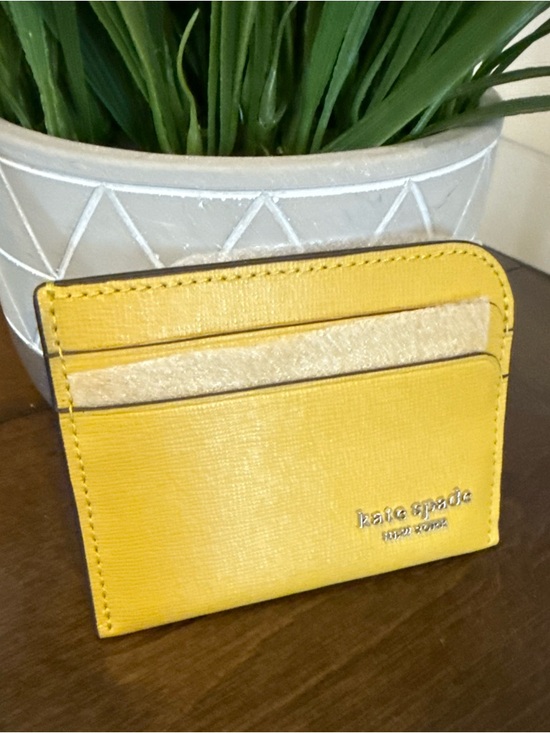 kate spade Handbags - Kate Spade Devin card holder